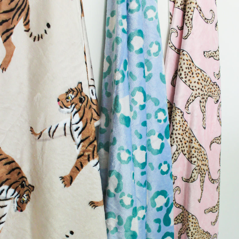 Clairebella Minky Plush Throw Blanket - Tiger - New!